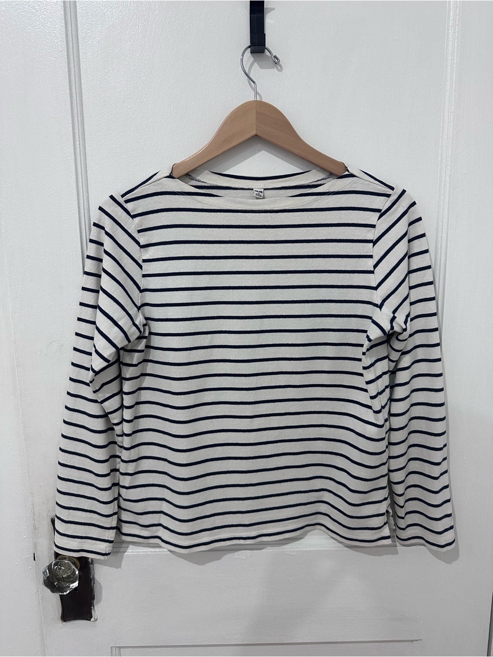 Uniqlo Women’s Striped Long-Sleeve Crewneck Shirt - White & Navy Sz M